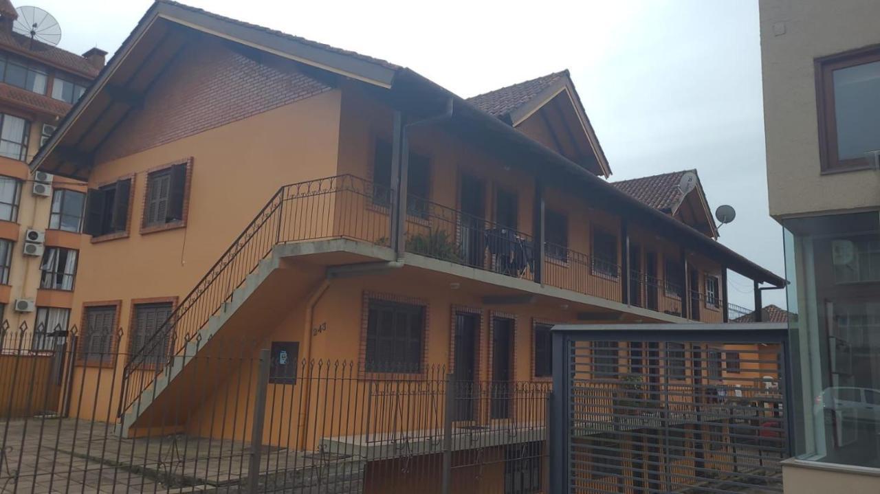 Apartamento Com Otimo Custo - Beneficio No Centro De Canela Dış mekan fotoğraf